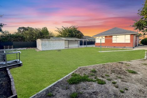 Photo of property in 32 Dunstan Crescent, Hornby, Christchurch, 8042