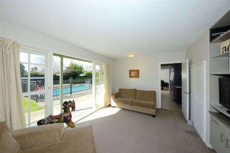 Photo of property in 11 Hillcrest Place, Avonhead, Christchurch, 8042