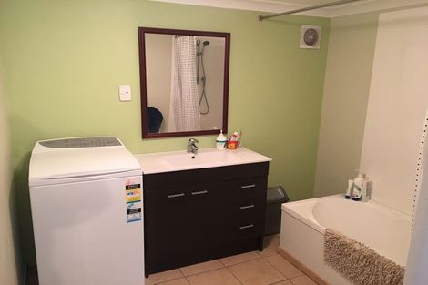 Photo of property in 38 Omokoroa Road, Omokoroa, 3114