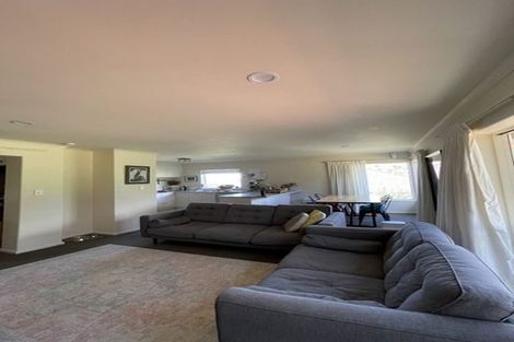 Photo of property in 32 Waldorf Crescent, Orewa, 0931