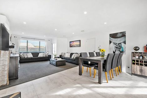 Photo of property in 84 Shaw Road, Oratia, Auckland, 0604