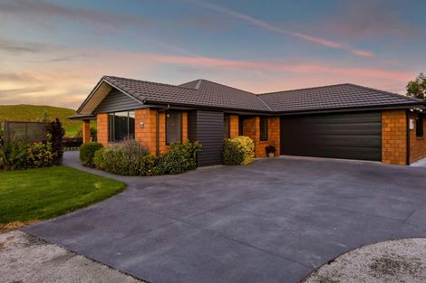 Photo of property in 18 Harkness Rice Way, Koru, New Plymouth, 4374