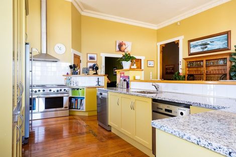 Photo of property in Mchardy Homestead, 11 Bracken Street, Hospital Hill, Napier, 4110