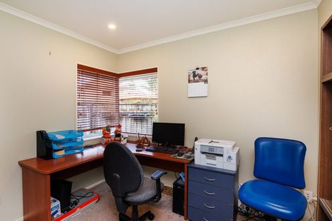 Photo of property in 10 Pastoral Lane, Hokowhitu, Palmerston North, 4410