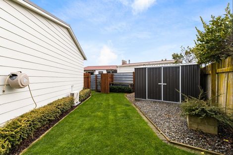 Photo of property in 100 Hillcrest Drive, Kelvin Grove, Palmerston North, 4414