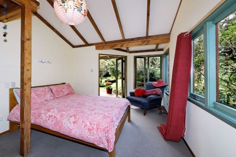 Photo of property in 66 Karekare Road, Karekare, Auckland, 0772