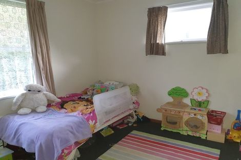 Photo of property in 43 Cardiff Crescent, Cannons Creek, Porirua, 5024