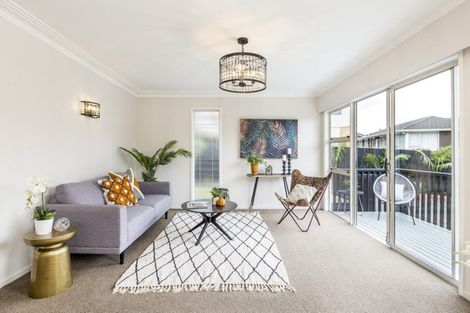 Photo of property in 2/4202a Great North Road, Glendene, Auckland, 0602