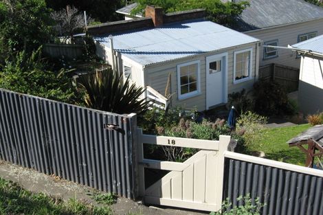 Photo of property in 18 Ticehurst Road, Lyttelton, 8082