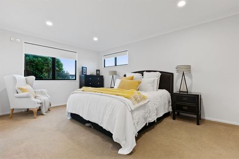 Photo of property in 14 San Martin Place, Goodwood Heights, Auckland, 2105