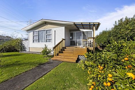 Photo of property in 18 Saxton Road, Upper Vogeltown, New Plymouth, 4310