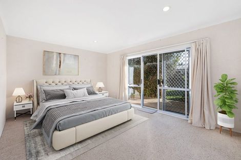 Photo of property in 20 Clare Street, Cambridge, 3434