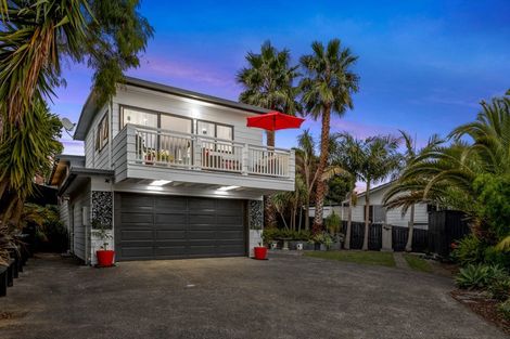 Photo of property in 120 Awaruku Road, Torbay, Auckland, 0630