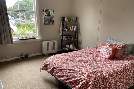 Photo of property in 74 Kilbirnie Crescent, Kilbirnie, Wellington, 6022