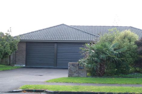 Photo of property in 17 Golfland Drive, Golflands, Auckland, 2013