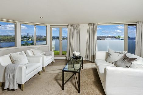 Photo of property in 254a Hurstmere Road, Takapuna, Auckland, 0622