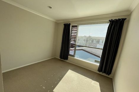 Photo of property in 9m Clearwater Cove, West Harbour, Auckland, 0618