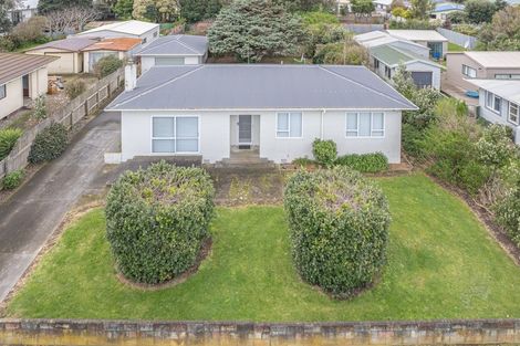Photo of property in 16 Laird Street, Castlecliff, Whanganui, 4501