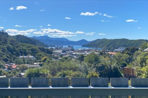 Photo of property in 16a Cornwall Street, Picton, 7220