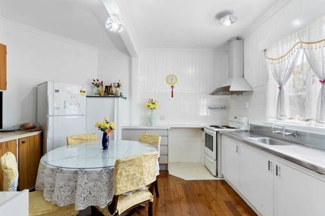 Photo of property in 50a Megan Avenue, Pakuranga Heights, Auckland, 2010