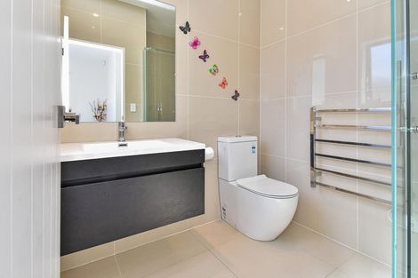 Photo of property in 8 Koroheke Road, Takanini, 2110