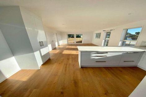 Photo of property in 30 Albatross Road, Red Beach, 0932