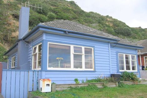 Photo of property in 130 The Esplanade, Houghton Bay, Wellington, 6023
