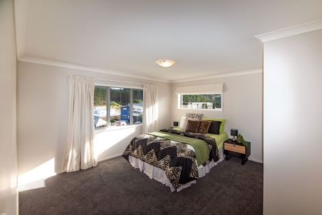 Photo of property in 8 Sedgley Grove, Churton Park, Wellington, 6037