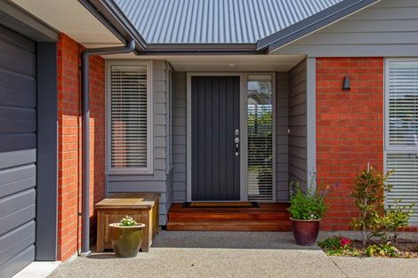 Photo of property in 8 Coralie Place, Lansdowne, Masterton, 5810