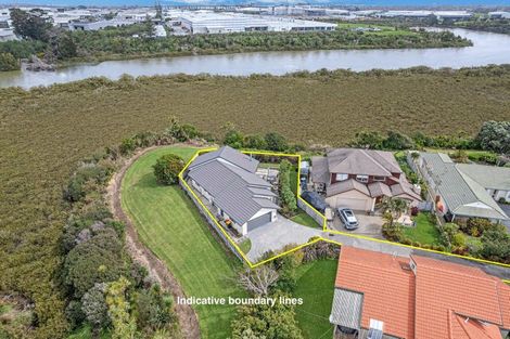 Photo of property in 12 Paradise Place, Pakuranga Heights, Auckland, 2010