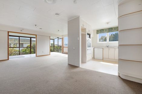 Photo of property in 49 Nevada Drive, Merrilands, New Plymouth, 4312