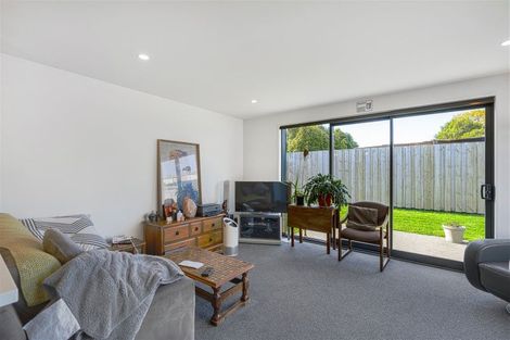 Photo of property in 12 Fairbairn Close, Halswell, Christchurch, 8025