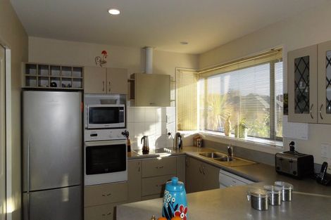Photo of property in 5 John Morel Place, Parklands, Christchurch, 8083