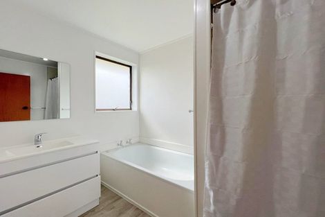 Photo of property in 6 Amber Lane, Melville, Hamilton, 3206