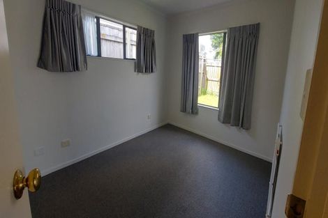 Photo of property in 1/10 Netherlands Avenue, Kelston, Auckland, 0602