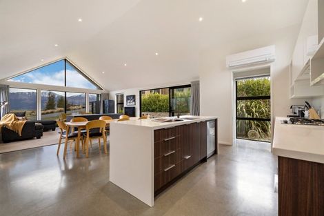 Photo of property in 35 Jacks Point Rise, Jacks Point, Queenstown, 9371