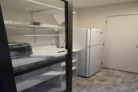 Photo of property in 29 Deverell Place, Northcross, Auckland, 0632