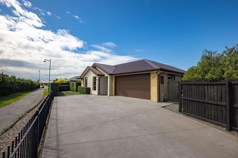 Photo of property in 8 Hedge Close, Halswell, Christchurch, 8025