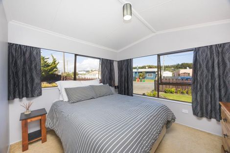 Photo of property in 9 Chrystal Street, Foxton Beach, Foxton, 4815