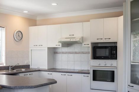 Photo of property in 17a Groves Road, Raumati Beach, Paraparaumu, 5032