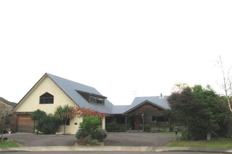 Photo of property in 7-9 Shotover Grove, Waikanae, 5036