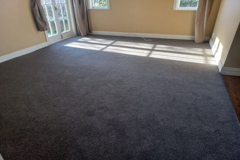 Photo of property in 7 Griffiths Grove, Newlands, Wellington, 6037