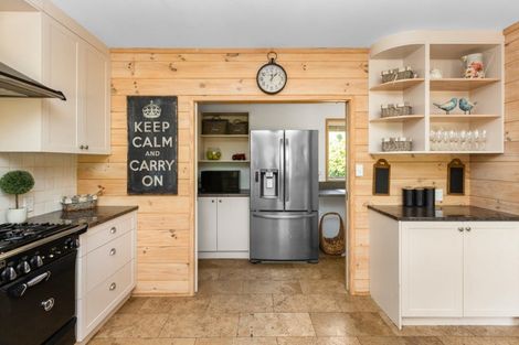 Photo of property in 11 Mangakuri Road, Kairakau, Havelock North, 4295