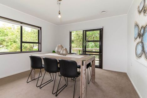 Photo of property in 7 Valdese Rise, Browns Bay, Auckland, 0630