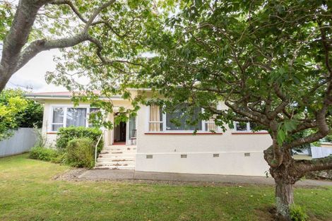Photo of property in 4 Albert Street, Dannevirke, 4930