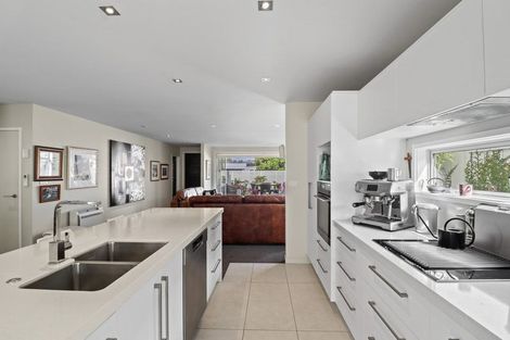 Photo of property in 16 Saint Pauls Drive, Brookfield, Tauranga, 3110