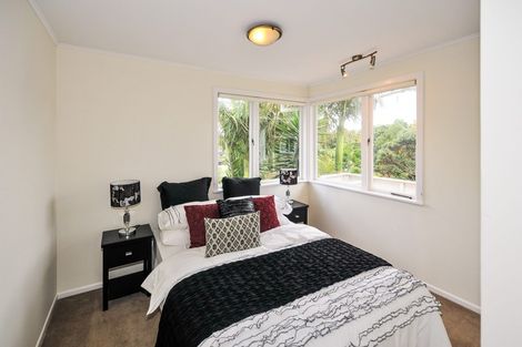 Photo of property in 105 Selwyn Crescent, Forrest Hill, Auckland, 0620