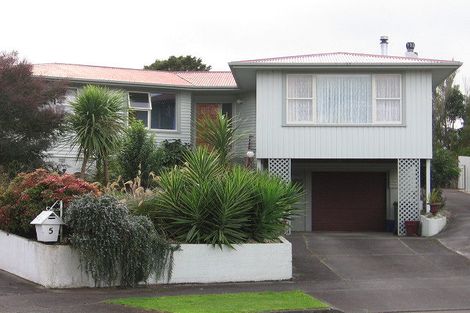 Photo of property in 7 Croxley Place, Terrace End, Palmerston North, 4410