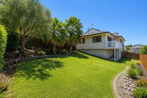 Photo of property in 12 Van Dyke Place, West Harbour, Auckland, 0618
