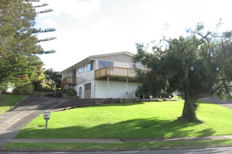 Photo of property in 23 Alton Terrace, Pakuranga Heights, Auckland, 2010